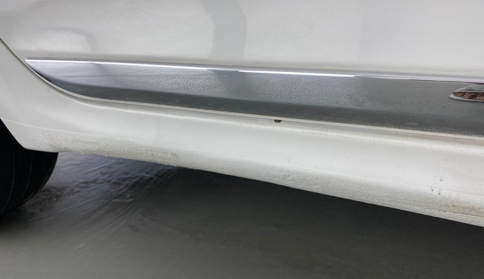 2018 Hyundai Verna 1.6 SX (O) CRDI MT, Diesel, Manual, 62,379 km, Right running board - Slightly dented