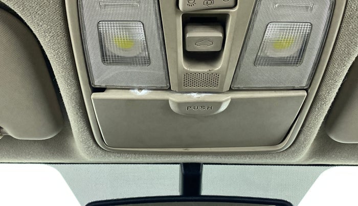 2018 Hyundai Verna 1.6 SX (O) CRDI MT, Diesel, Manual, 62,379 km, Ceiling - Sun Glass Holder not working