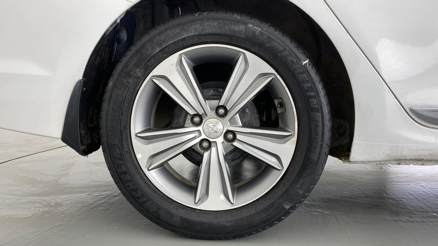 2018 Hyundai Verna 1.6 SX (O) CRDI MT, Diesel, Manual, 62,379 km, Right Rear Wheel