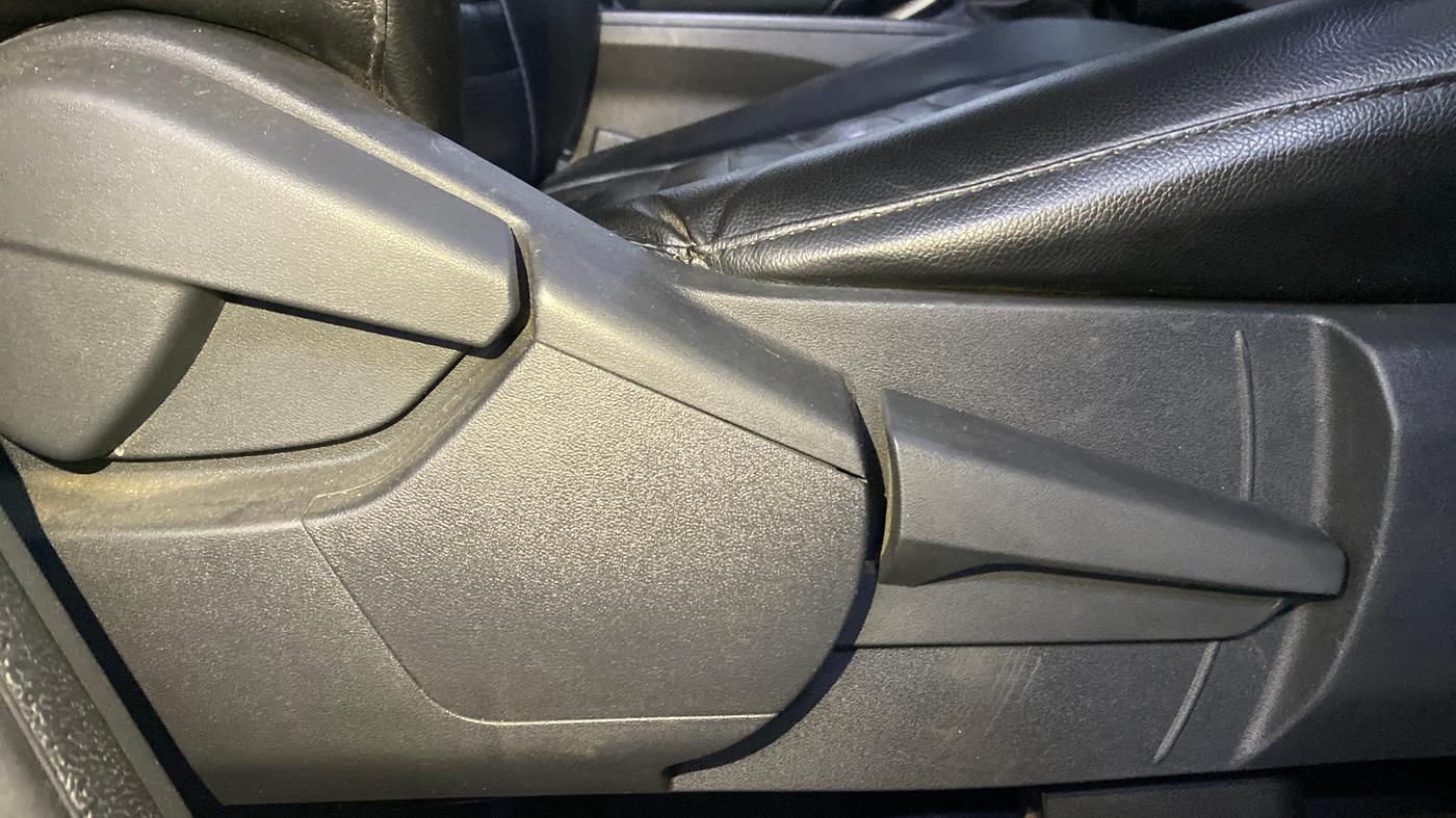 2021 Renault Kiger RXT MT, Petrol, Manual, 46,871 km, Driver Side Adjustment Panel