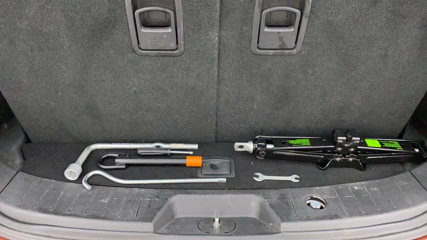 2018 Mahindra XUV500 W11 (O) AT, Diesel, Automatic, 52,673 km, Boot Inside