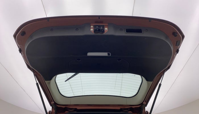 2018 Mahindra XUV500 W11 (O) AT, Diesel, Automatic, 52,673 km, Boot Door Open