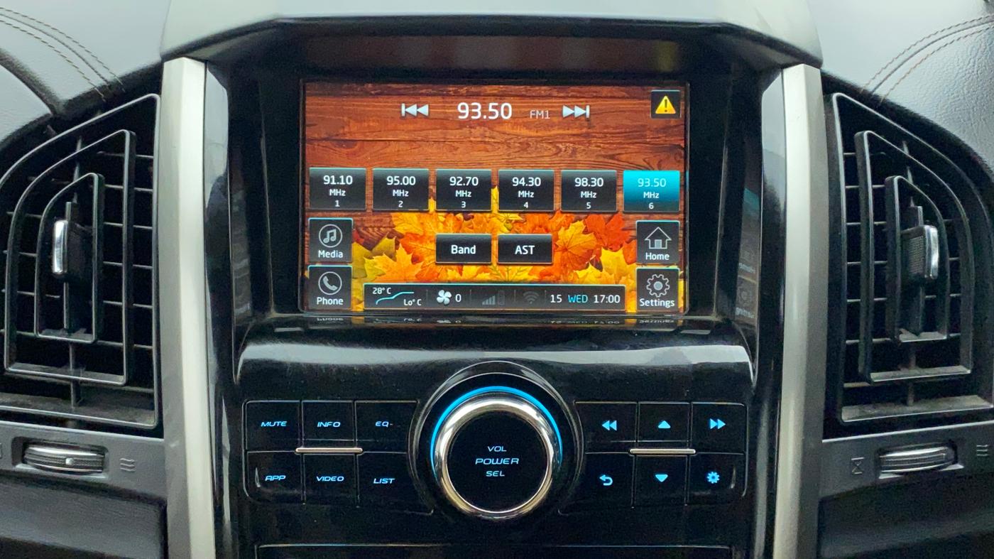 2018 Mahindra XUV500 W11 (O) AT, Diesel, Automatic, 52,673 km, Infotainment System