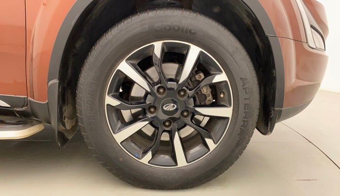 2018 Mahindra XUV500 W11 (O) AT, Diesel, Automatic, 52,673 km, Right Front Wheel