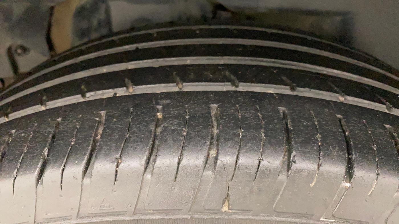 2018 Mahindra XUV500 W11 (O) AT, Diesel, Automatic, 52,673 km, Right Rear Tyre Tread
