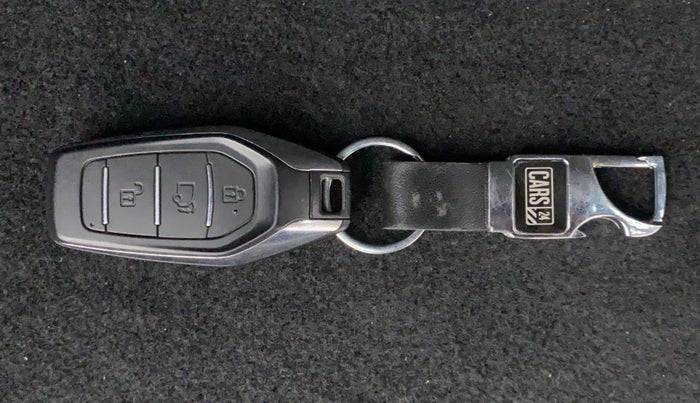 2018 Mahindra XUV500 W11 (O) AT, Diesel, Automatic, 52,673 km, Key Close Up