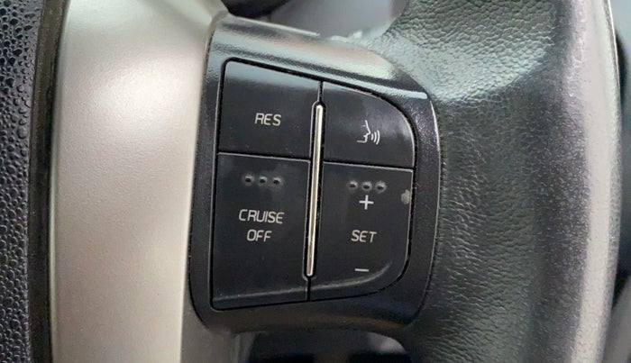 2018 Mahindra XUV500 W11 (O) AT, Diesel, Automatic, 52,673 km, Adaptive Cruise Control