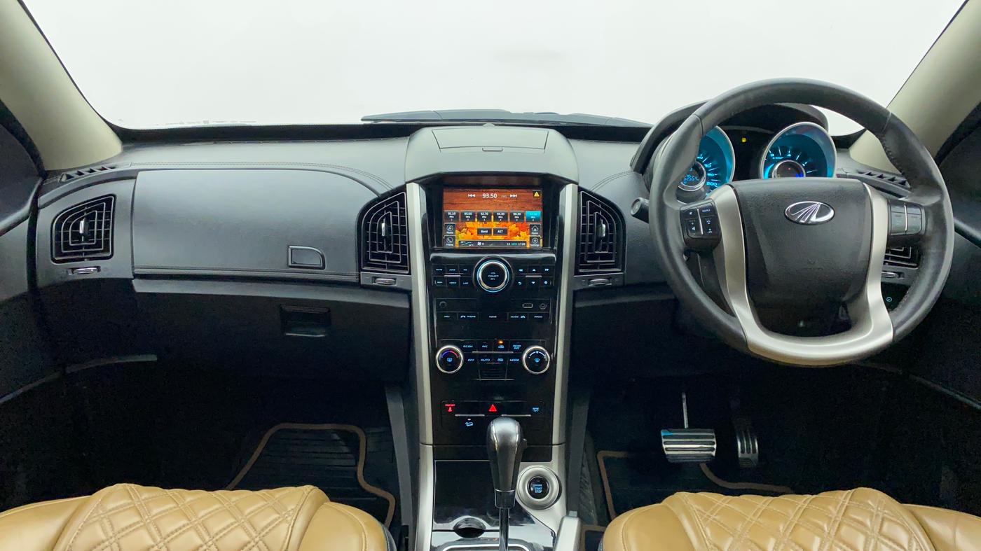 2018 Mahindra XUV500 W11 (O) AT, Diesel, Automatic, 52,673 km, Dashboard