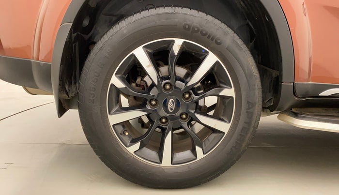 2018 Mahindra XUV500 W11 (O) AT, Diesel, Automatic, 52,673 km, Right Rear Wheel
