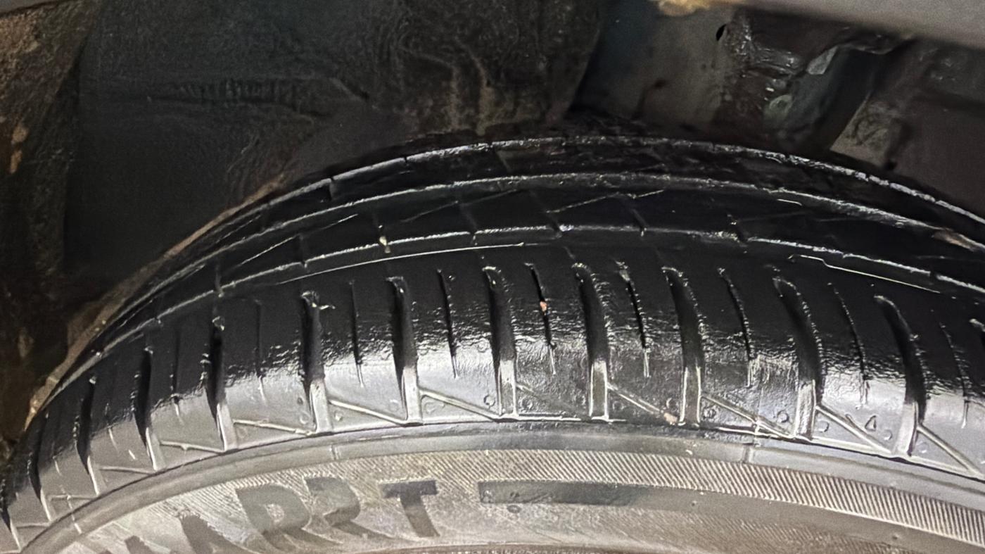2022 Renault Kwid CLIMBER AMT 1.0, Petrol, Automatic, 13,923 km, Right Front Tyre Tread