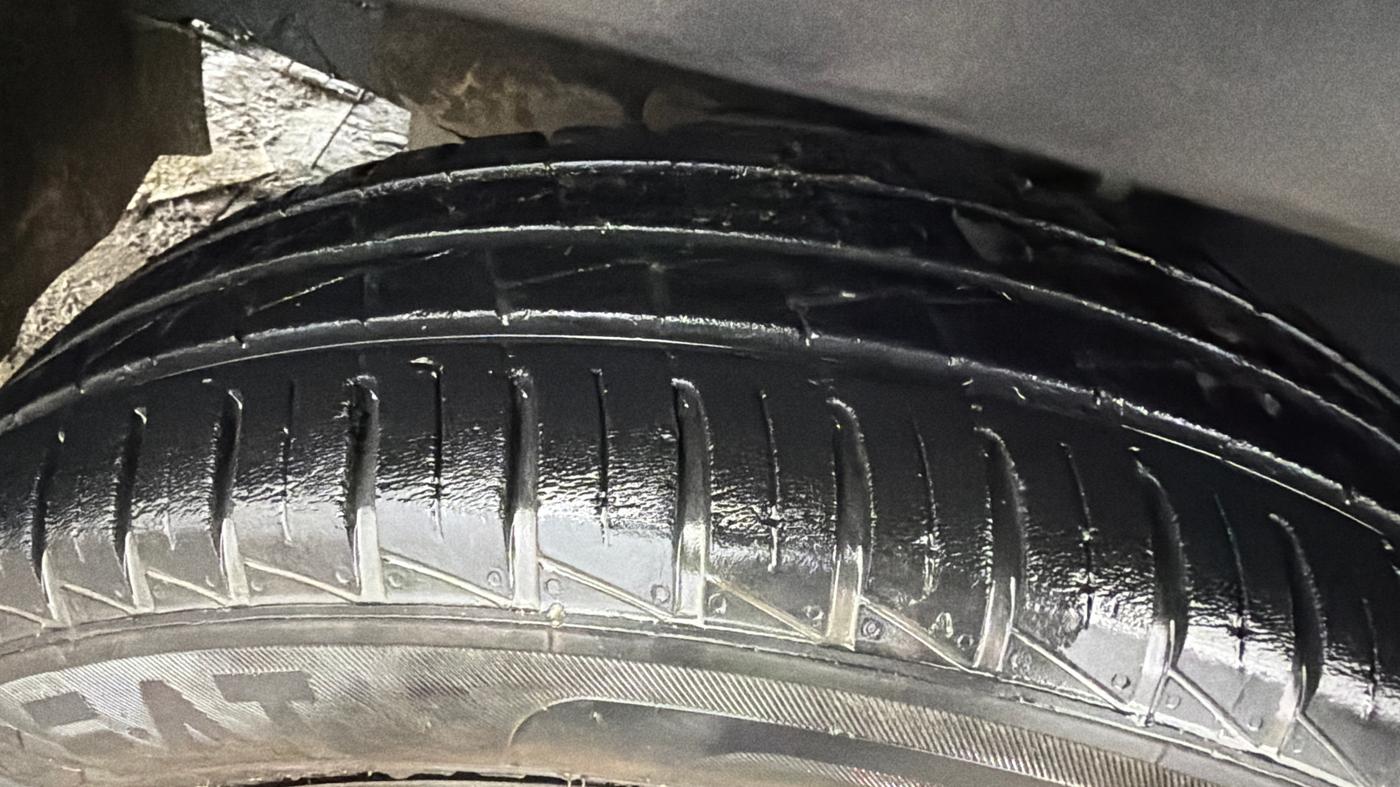 2022 Renault Kwid CLIMBER AMT 1.0, Petrol, Automatic, 13,923 km, Left Front Tyre Tread