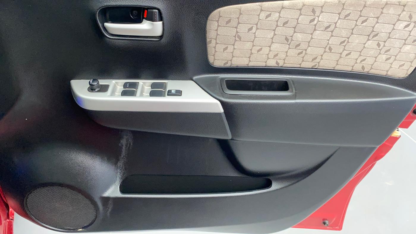 2014 Maruti Wagon R 1.0 VXI, Petrol, Manual, 35,720 km, Driver Side Door Panels Control