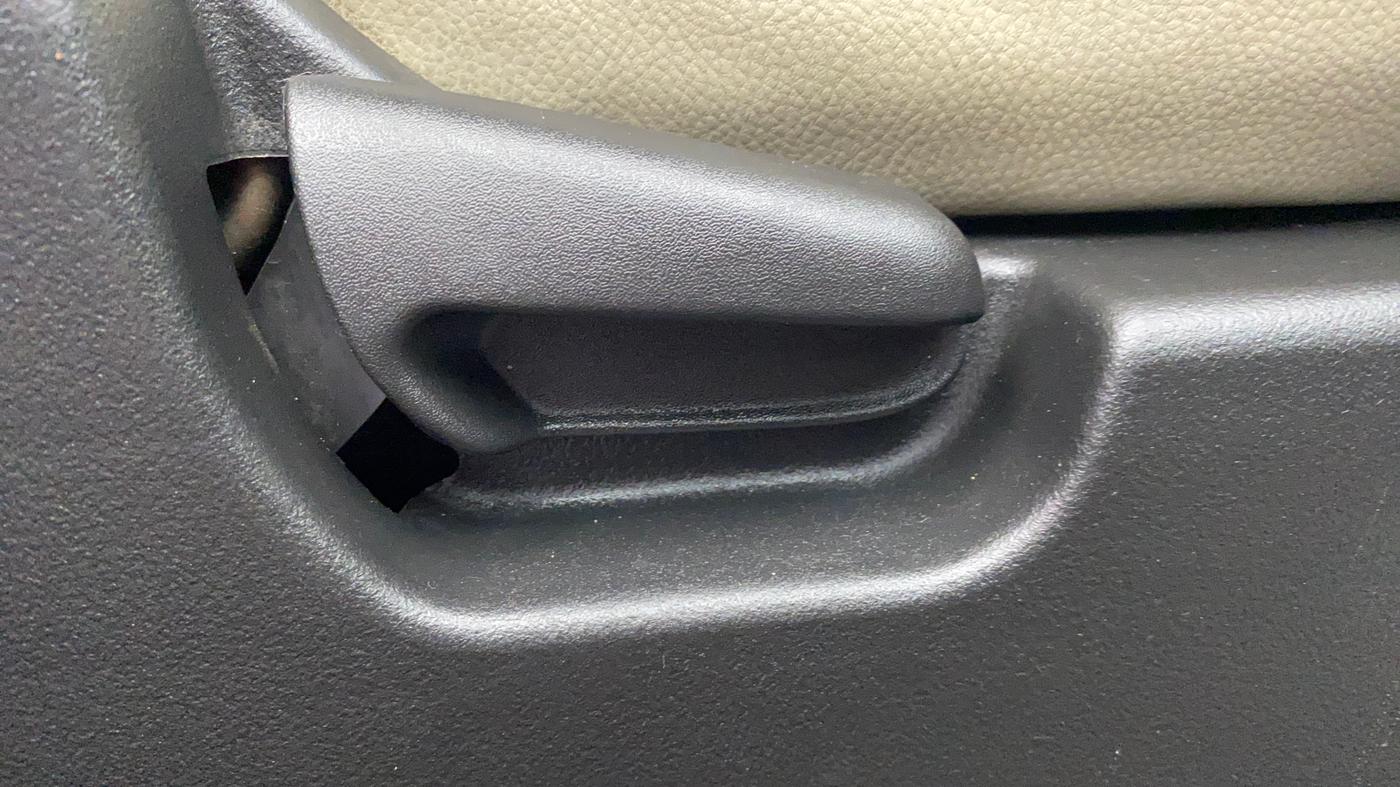 2014 Maruti Wagon R 1.0 VXI, Petrol, Manual, 35,720 km, Driver Side Adjustment Panel