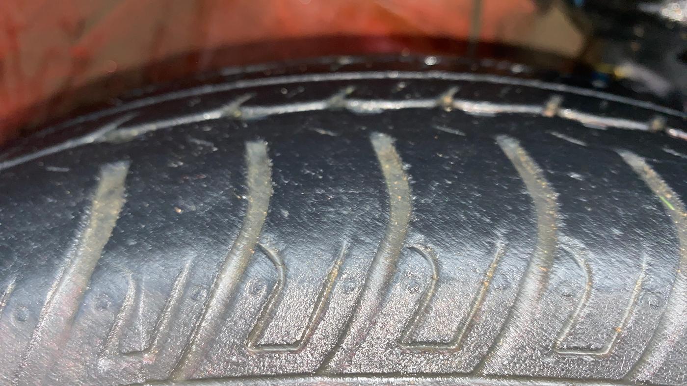 2014 Maruti Wagon R 1.0 VXI, Petrol, Manual, 35,720 km, Right Front Tyre Tread