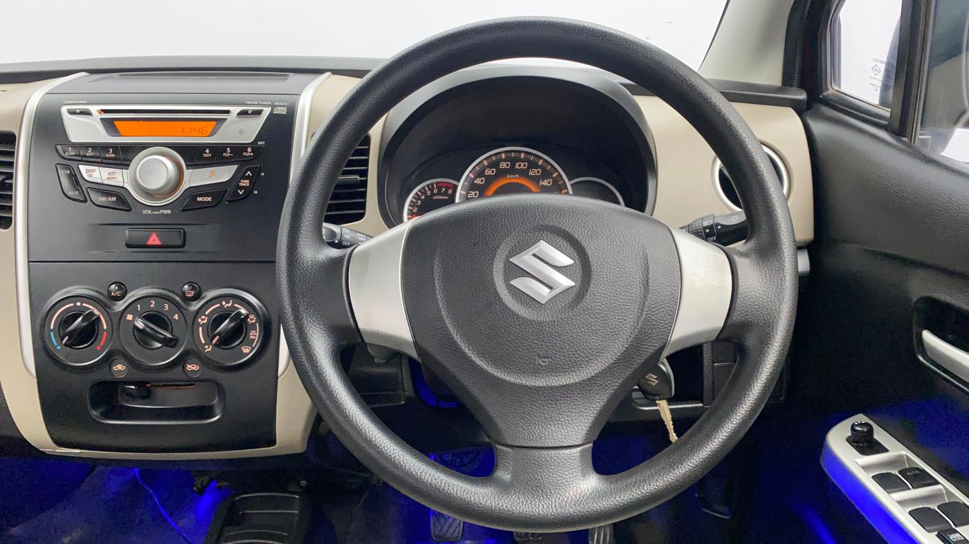 2014 Maruti Wagon R 1.0 VXI, Petrol, Manual, 35,720 km, Steering Wheel Close Up