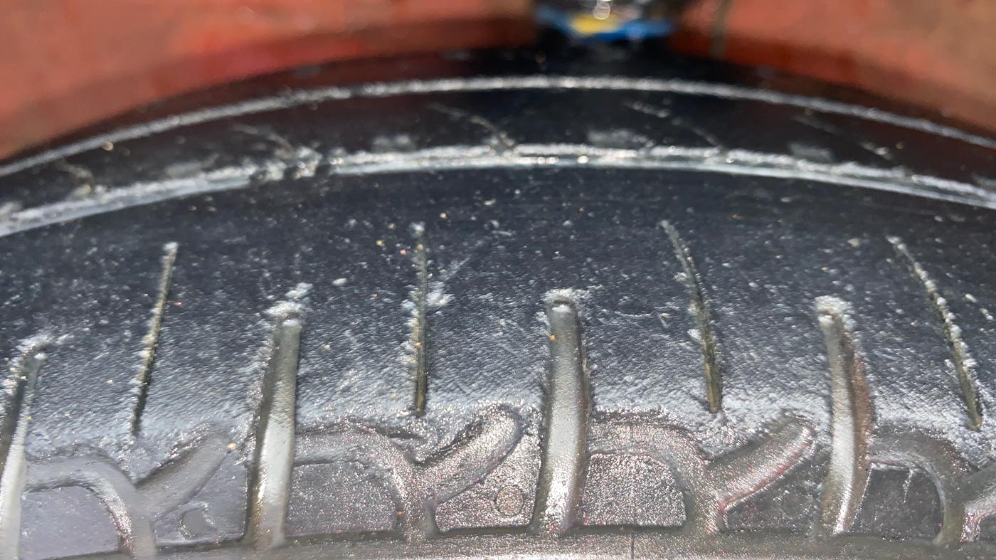 2014 Maruti Wagon R 1.0 VXI, Petrol, Manual, 35,720 km, Left Front Tyre Tread