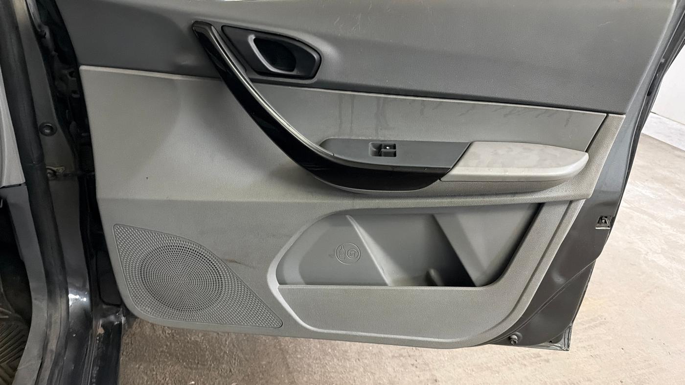 2022 Tata TIGOR XE PETROL, Petrol, Manual, 29,930 km, Driver Side Door Panels Control