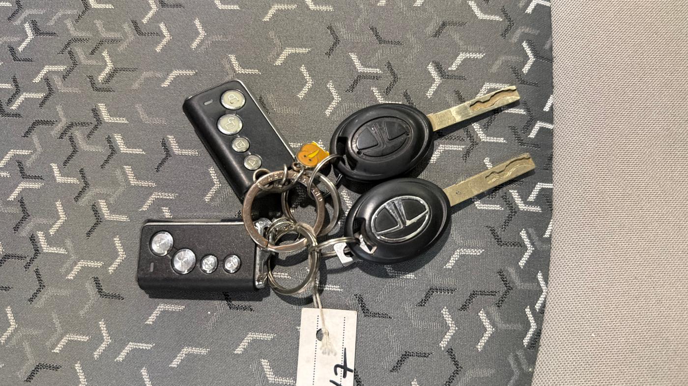 2022 Tata TIGOR XE PETROL, Petrol, Manual, 29,930 km, Key Close Up