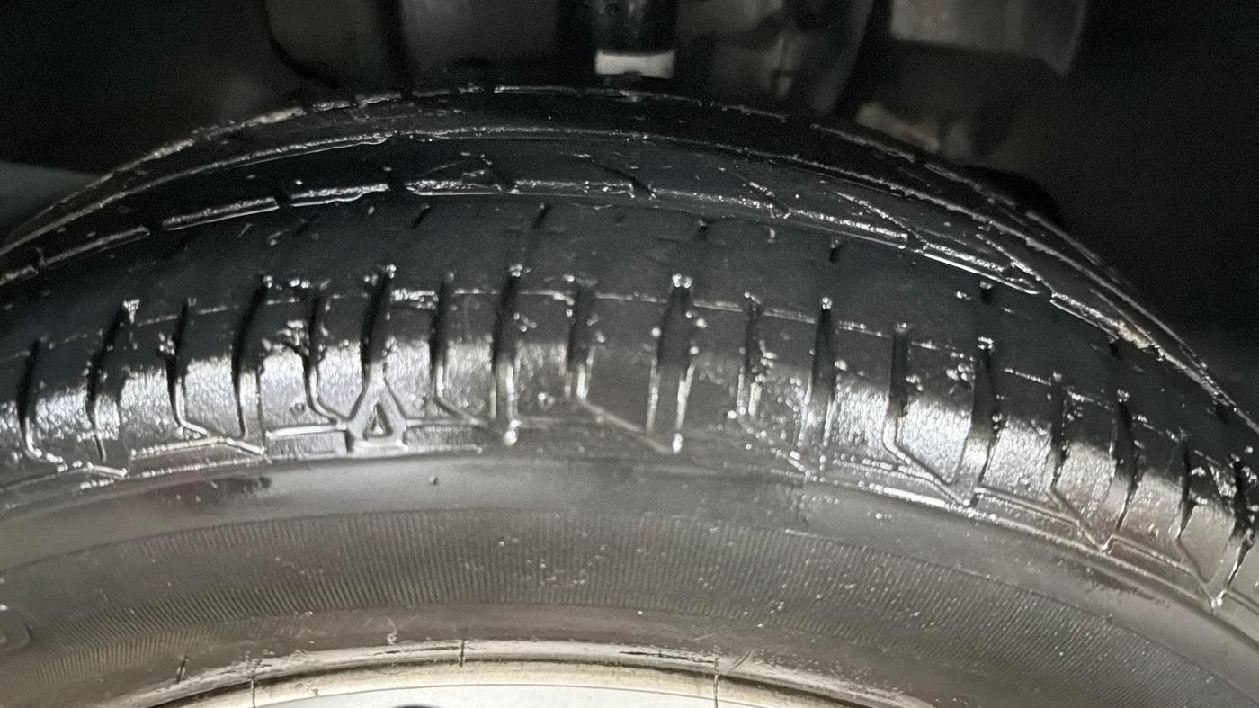 2022 Tata TIGOR XE PETROL, Petrol, Manual, 29,930 km, Right Front Tyre Tread