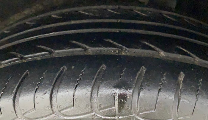 2018 Ford Ecosport TITANIUM 1.5L DIESEL, Diesel, Manual, 1 km, Left Rear Tyre Tread
