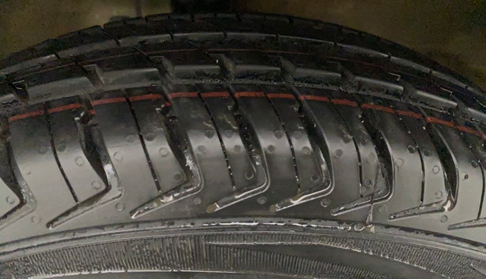 2018 Maruti Wagon R 1.0 LXI CNG (O), CNG, Manual, 25,765 km, Right Front Tyre Tread