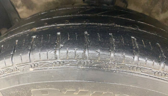 2013 Maruti Ritz VXI, Petrol, Manual, 59,321 km, Left Front Tyre Tread