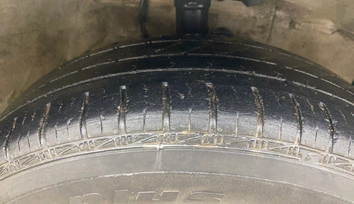 2013 Maruti Ritz VXI, Petrol, Manual, 59,321 km, Right Front Tyre Tread