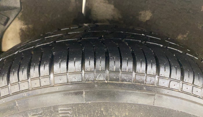 2013 Maruti Ritz VXI, Petrol, Manual, 59,321 km, Right Rear Tyre Tread