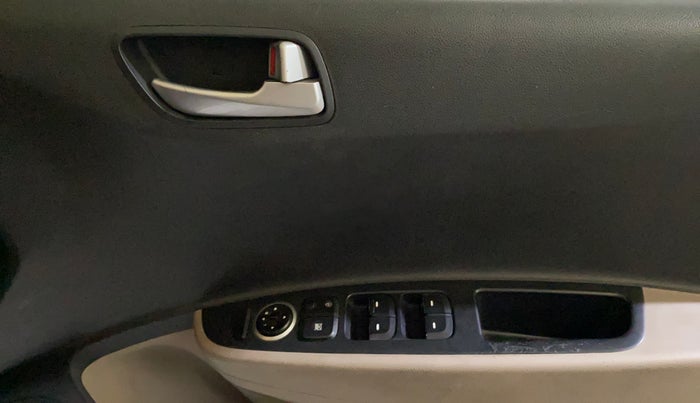 2015 Hyundai Xcent S 1.2, Petrol, Manual, 64,065 km, Driver Side Door Panels Control