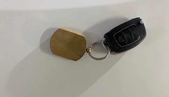 2015 Hyundai Xcent S 1.2, Petrol, Manual, 64,065 km, Key Close Up