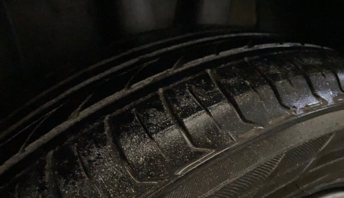 2015 Hyundai Xcent S 1.2, Petrol, Manual, 64,065 km, Left Rear Tyre Tread