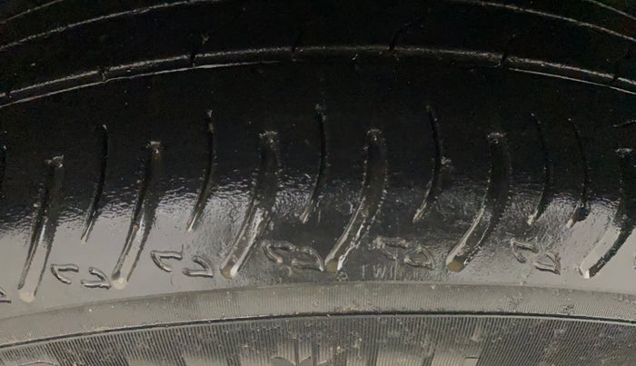 2022 Maruti XL6 ALPHA AT, Petrol, Automatic, 63,393 km, Left Rear Tyre Tread