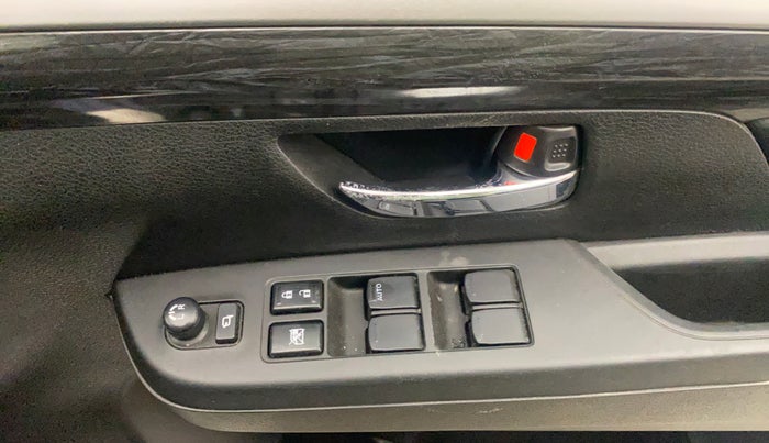 2022 Maruti XL6 ALPHA AT, Petrol, Automatic, 63,393 km, Driver Side Door Panels Control