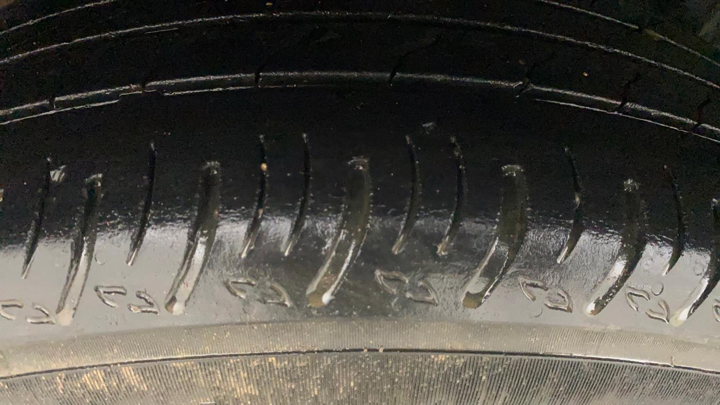 2022 Maruti XL6 ALPHA AT, Petrol, Automatic, 63,393 km, Right Rear Tyre Tread