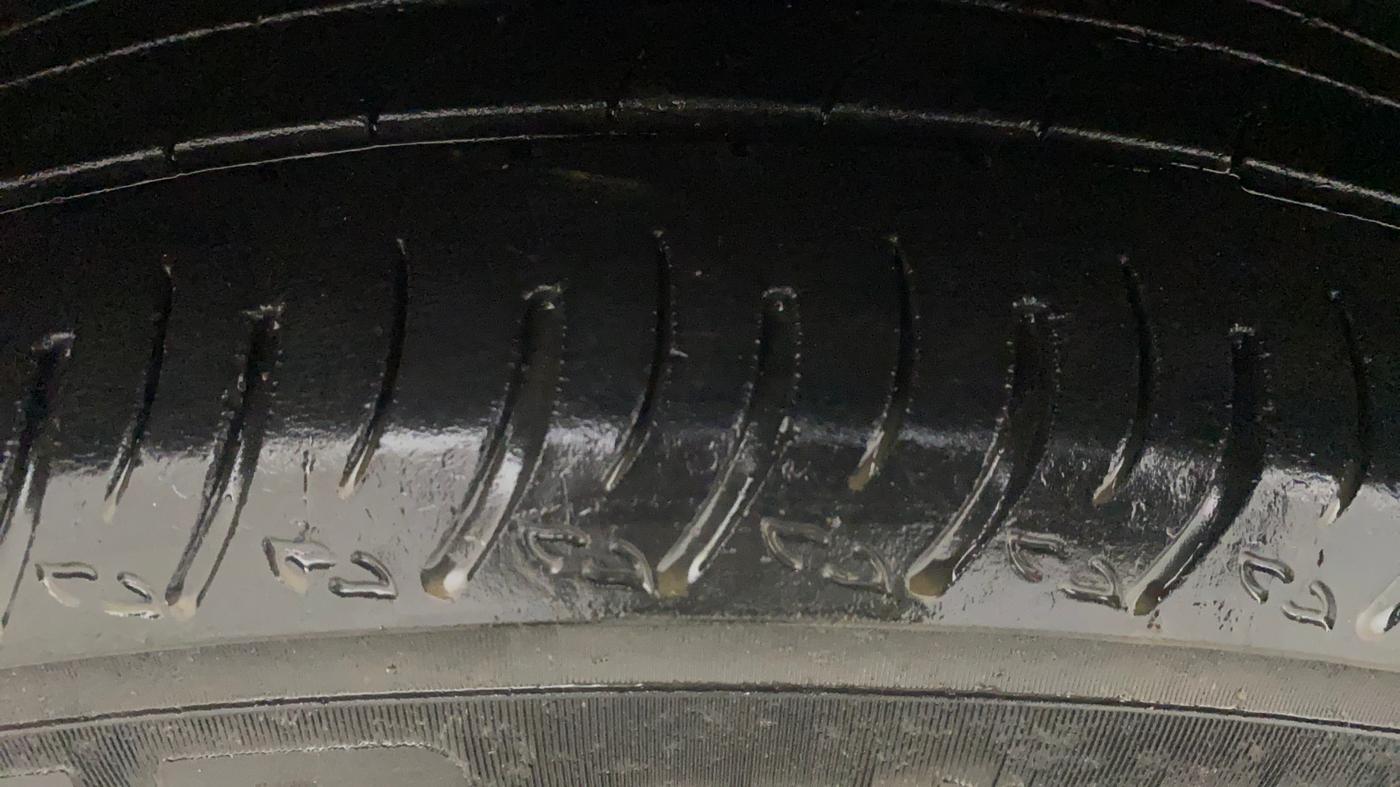 2022 Maruti XL6 ALPHA AT, Petrol, Automatic, 63,393 km, Left Front Tyre Tread