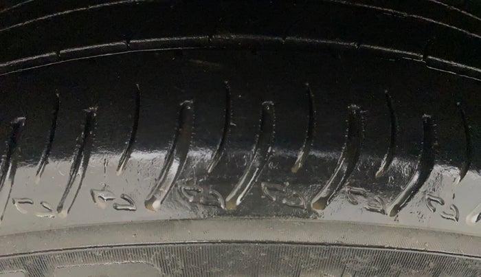 2022 Maruti XL6 ALPHA AT, Petrol, Automatic, 63,393 km, Left Front Tyre Tread