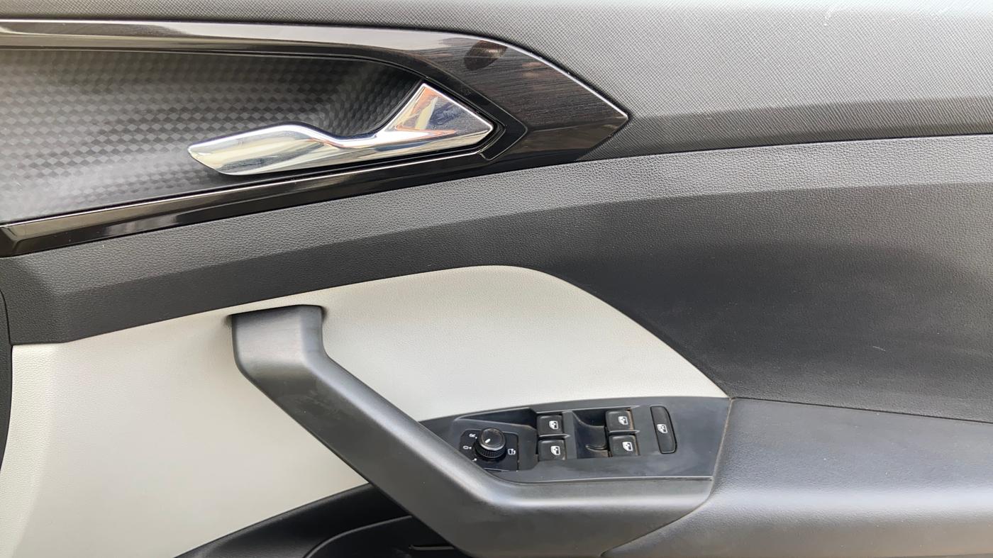 2021 Skoda KUSHAQ STYLE 1.0L TSI AT, Petrol, Automatic, 41,889 km, Driver Side Door Panels Control