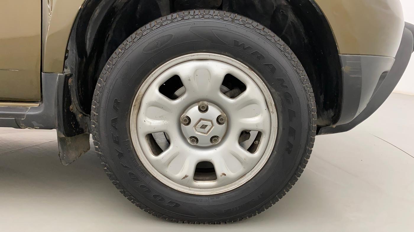 2014 Renault Duster 85 PS RXE DIESEL ADVENTURE, Diesel, Manual, 81,549 km, Right Front Wheel