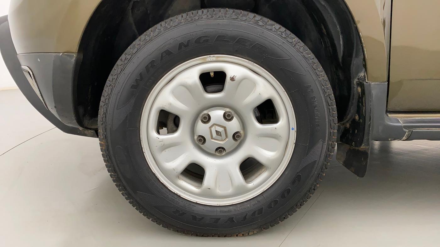 2014 Renault Duster 85 PS RXE DIESEL ADVENTURE, Diesel, Manual, 81,549 km, Left Front Wheel