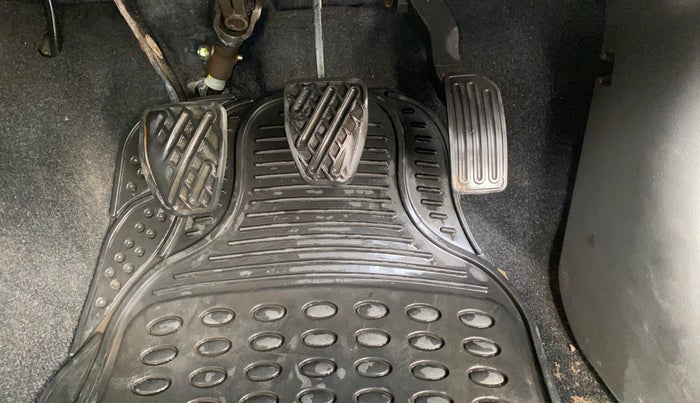 2015 Datsun Go T, Petrol, Manual, 1,22,106 km, Pedals