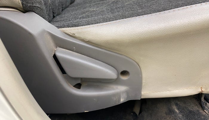 2015 Datsun Go T, Petrol, Manual, 1,22,106 km, Driver Side Adjustment Panel