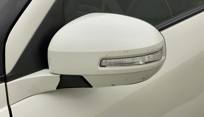 2015 Maruti Swift VDI ABS, Diesel, Manual, 1,17,890 km, Left rear-view mirror - ORVM switch has minor damage