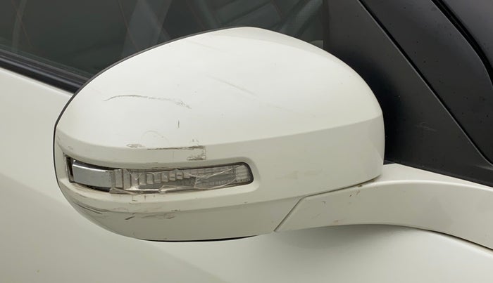 2015 Maruti Swift VDI ABS, Diesel, Manual, 1,17,890 km, Right rear-view mirror - Folding motor not working