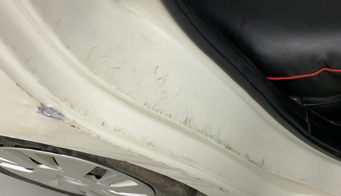 2015 Maruti Swift VDI ABS, Diesel, Manual, 1,17,890 km, Right C pillar - Minor scratches