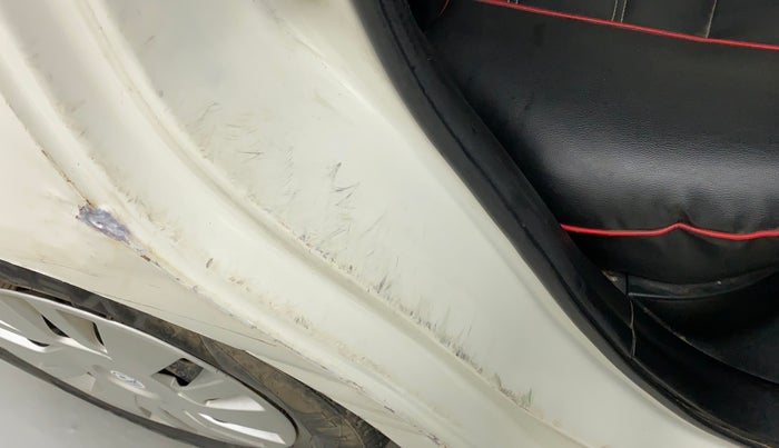 2015 Maruti Swift VDI ABS, Diesel, Manual, 1,17,890 km, Right C pillar - Paint is slightly faded
