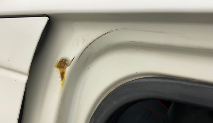 2015 Maruti Swift VDI ABS, Diesel, Manual, 1,17,890 km, Left C pillar - Paint is slightly faded