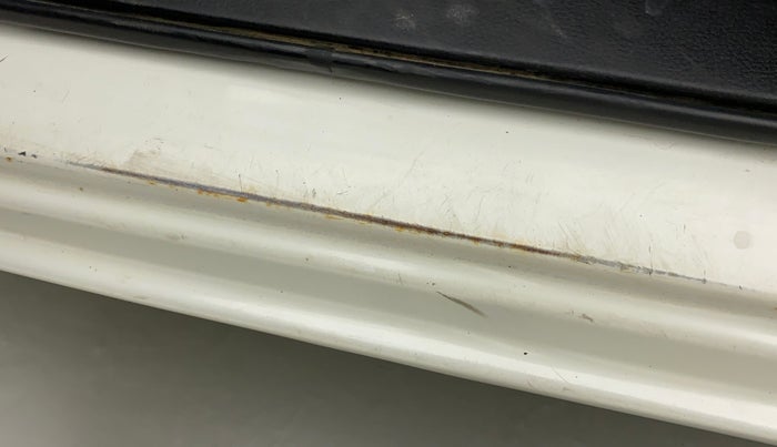 2015 Maruti Swift VDI ABS, Diesel, Manual, 1,17,890 km, Left running board - Slight discoloration