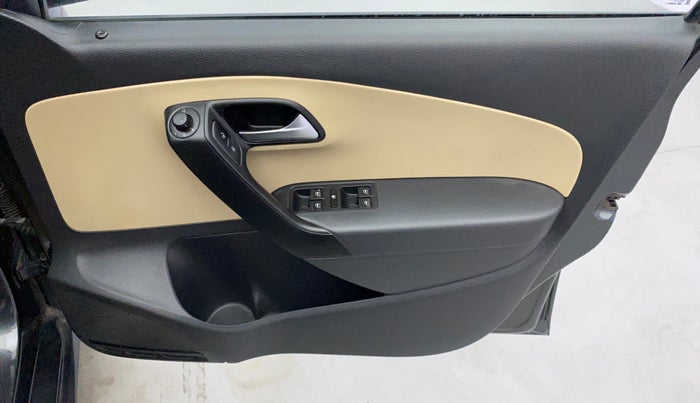 2016 Volkswagen Ameo HIGHLINE PLUS 1.5L AT 16 ALLOY, Diesel, Automatic, 1,07,334 km, Driver Side Door Panels Control