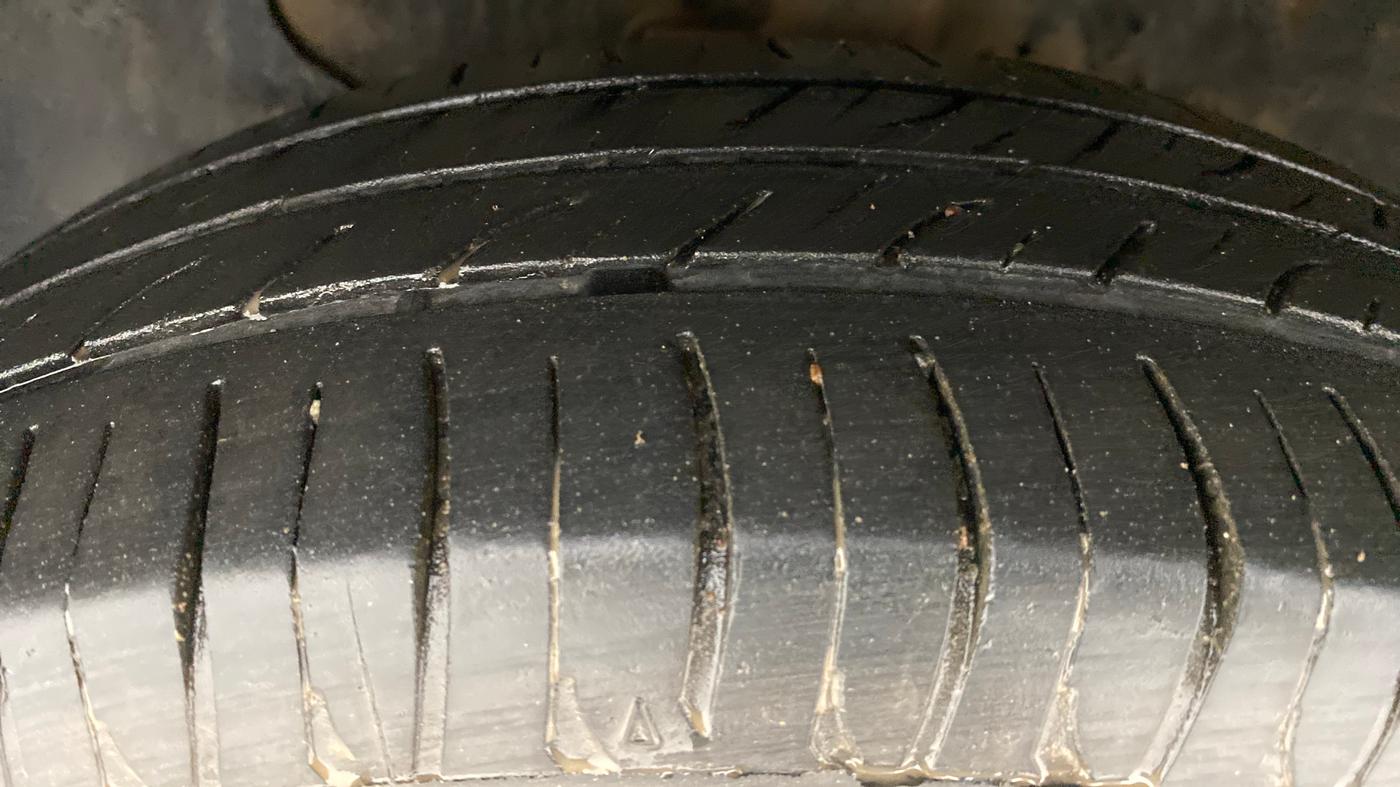 2016 Hyundai Elite i20 MAGNA 1.2, Petrol, Manual, 63,722 km, Left Front Tyre Tread