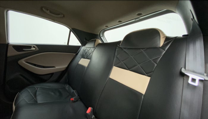 2016 Hyundai Elite i20 MAGNA 1.2, Petrol, Manual, 63,722 km, Right Side Rear Door Cabin